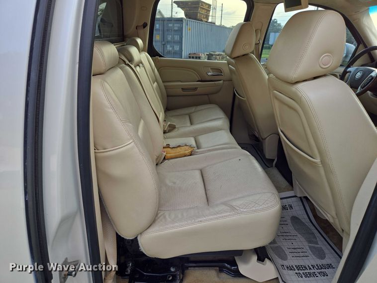 image for item EO1524 2007 Cadillac Escalade EXT Crew Cab pickup truck