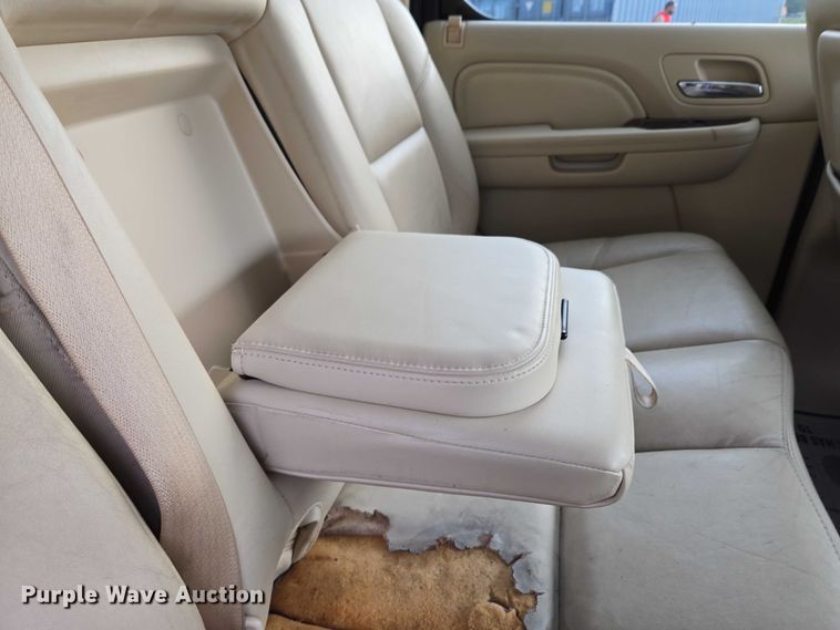 image for item EO1524 2007 Cadillac Escalade EXT Crew Cab pickup truck