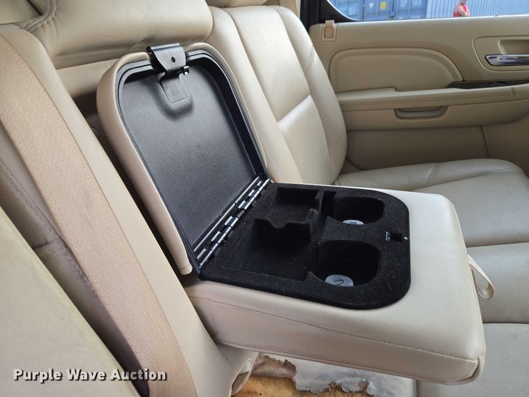 image for item EO1524 2007 Cadillac Escalade EXT Crew Cab pickup truck