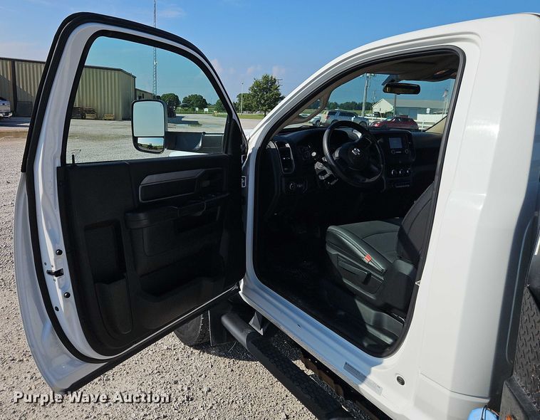 image for item EO4522 2020 Dodge Ram 5500 flatbed truck