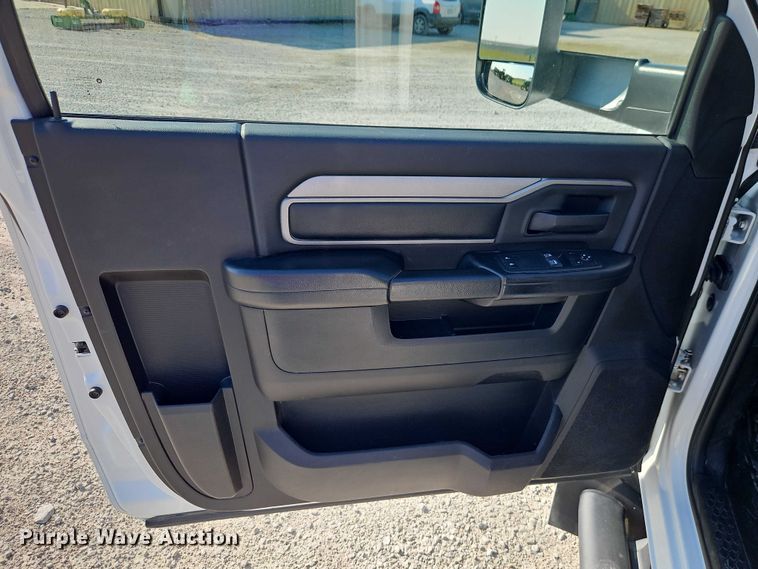 image for item EO4522 2020 Dodge Ram 5500 flatbed truck