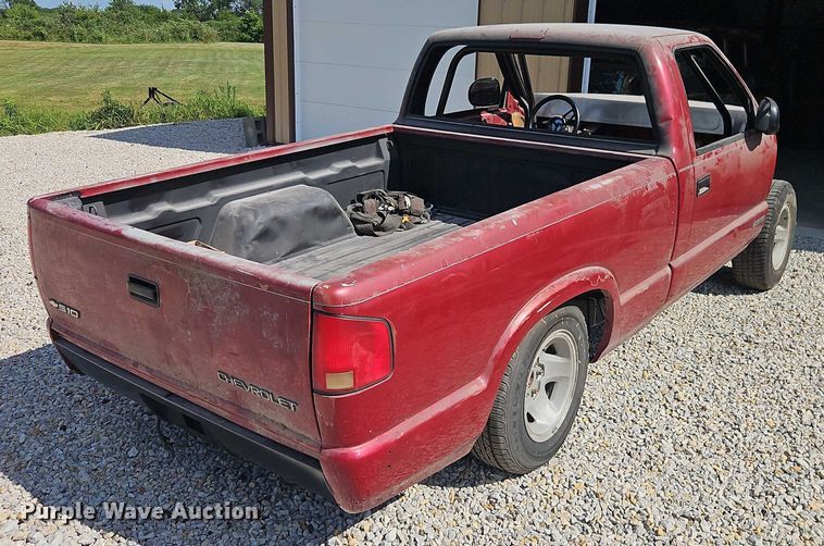 image for item EO4526 1995 Chevrolet S10 pickup truck