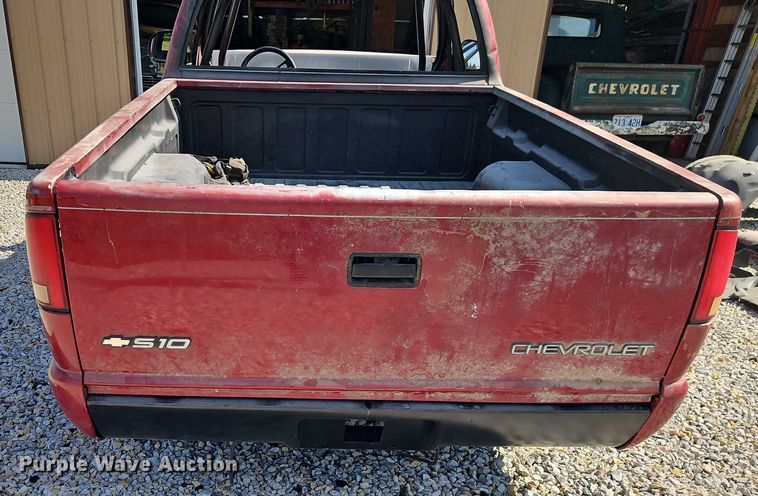 image for item EO4526 1995 Chevrolet S10 pickup truck