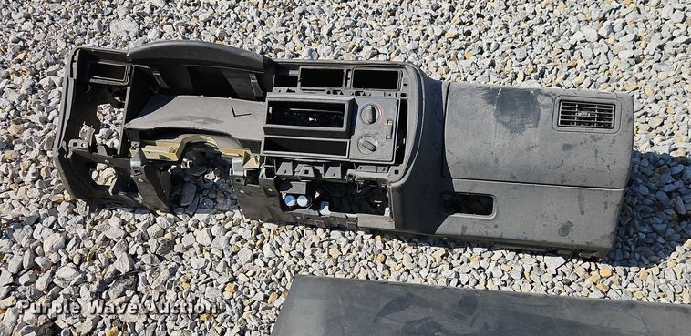 image for item EO4526 1995 Chevrolet S10 pickup truck