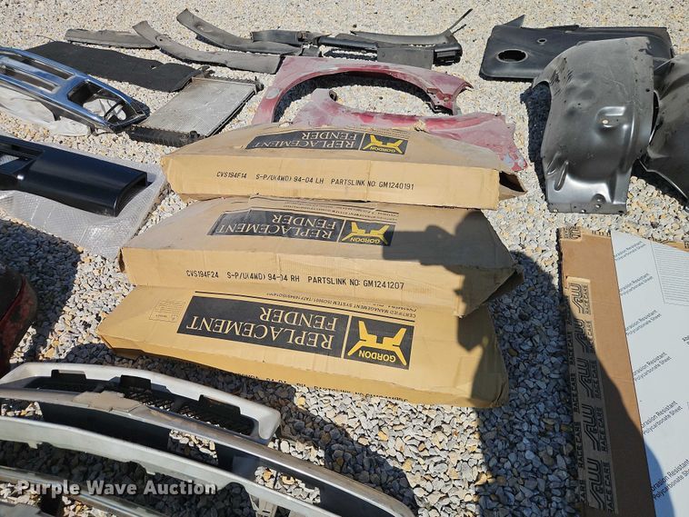 image for item EO4526 1995 Chevrolet S10 pickup truck