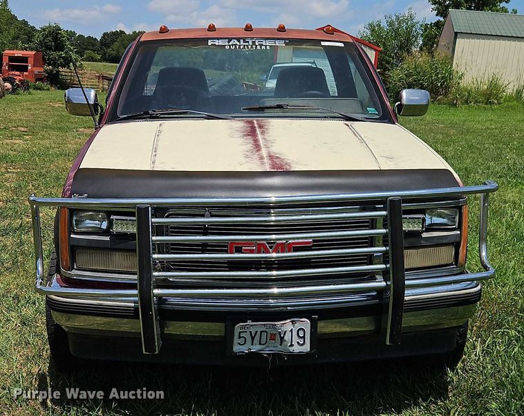 image for item EO4530 1989 GMC Sierra K1500 pickup truck