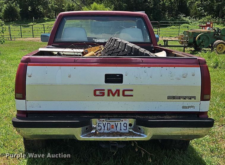 image for item EO4530 1989 GMC Sierra K1500 pickup truck