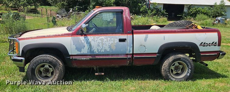 image for item EO4530 1989 GMC Sierra K1500 pickup truck
