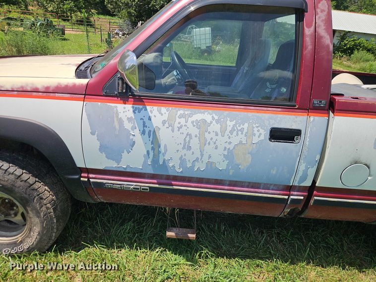 image for item EO4530 1989 GMC Sierra K1500 pickup truck