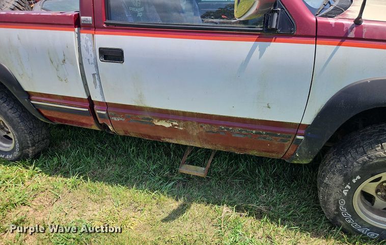 image for item EO4530 1989 GMC Sierra K1500 pickup truck