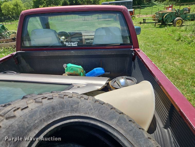 image for item EO4530 1989 GMC Sierra K1500 pickup truck