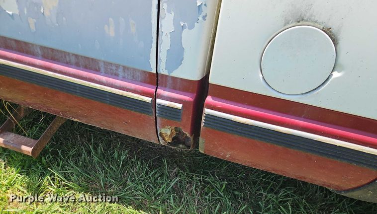 image for item EO4530 1989 GMC Sierra K1500 pickup truck