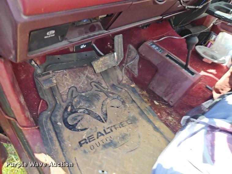 image for item EO4530 1989 GMC Sierra K1500 pickup truck