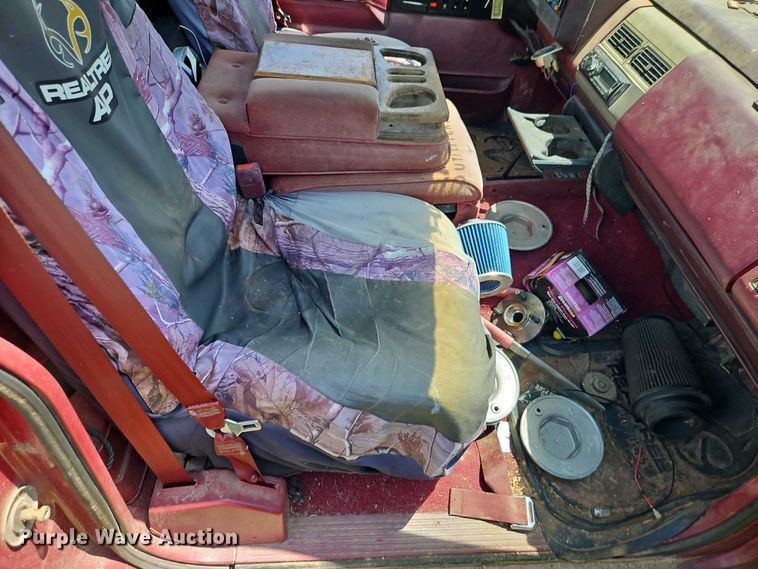 image for item EO4530 1989 GMC Sierra K1500 pickup truck