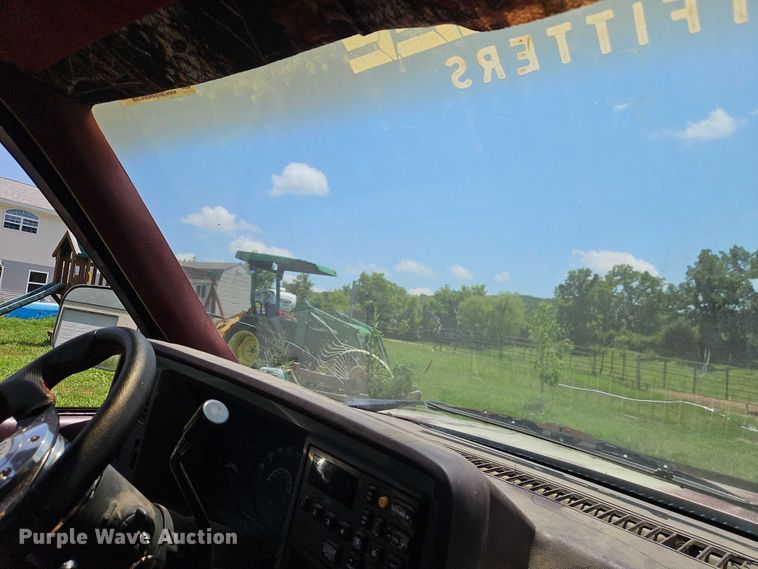 image for item EO4530 1989 GMC Sierra K1500 pickup truck