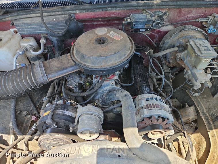 image for item EO4530 1989 GMC Sierra K1500 pickup truck