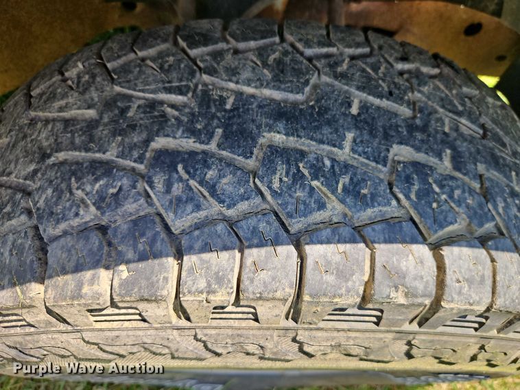 image for item EO4530 1989 GMC Sierra K1500 pickup truck