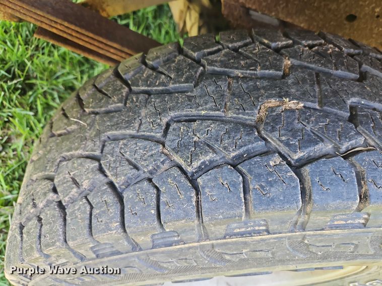 image for item EO4530 1989 GMC Sierra K1500 pickup truck