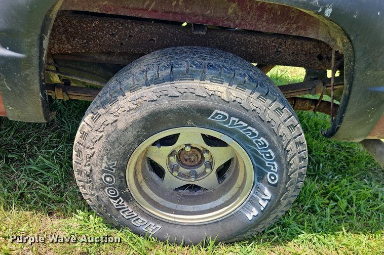 image for item EO4530 1989 GMC Sierra K1500 pickup truck