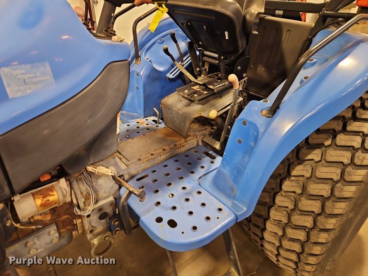 image for item EO4531 2005 New Holland TC40S lawn tractor