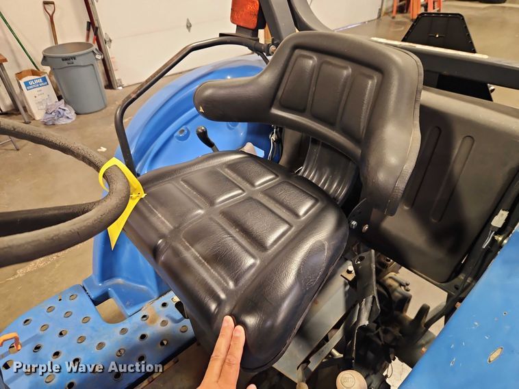 image for item EO4531 2005 New Holland TC40S lawn tractor