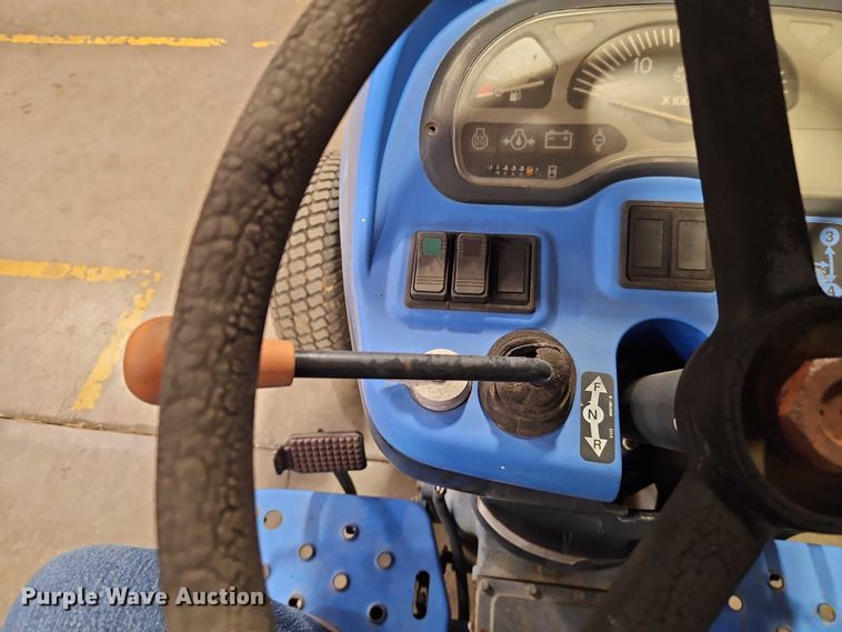 image for item EO4531 2005 New Holland TC40S lawn tractor