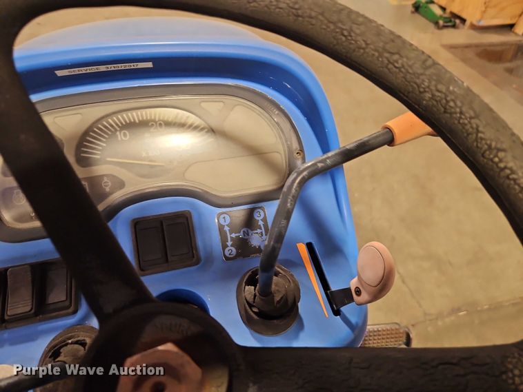 image for item EO4531 2005 New Holland TC40S lawn tractor