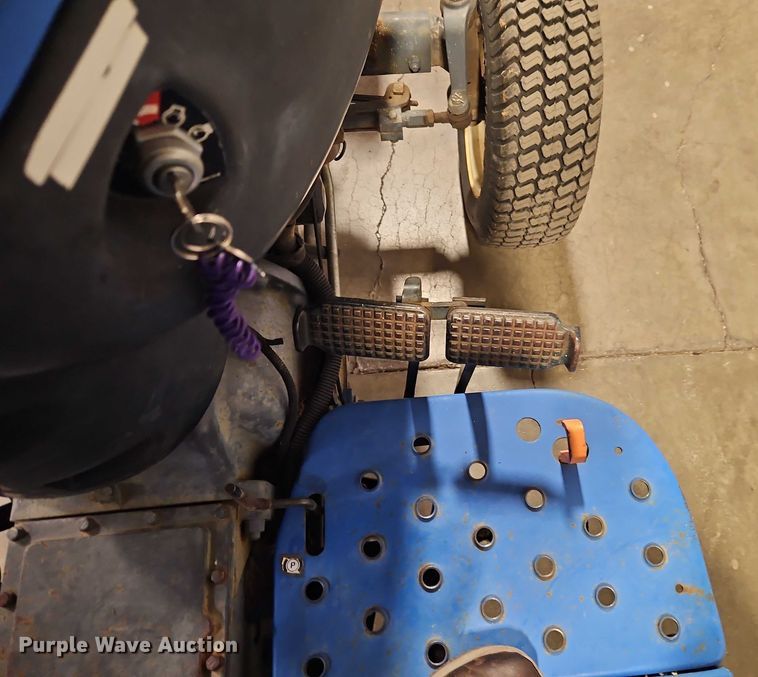 image for item EO4531 2005 New Holland TC40S lawn tractor