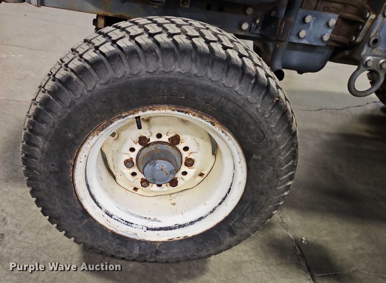 image for item EO4531 2005 New Holland TC40S lawn tractor