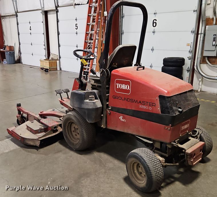 image for item EO4532 Toro Groundsmaster 3280-D lawn mower