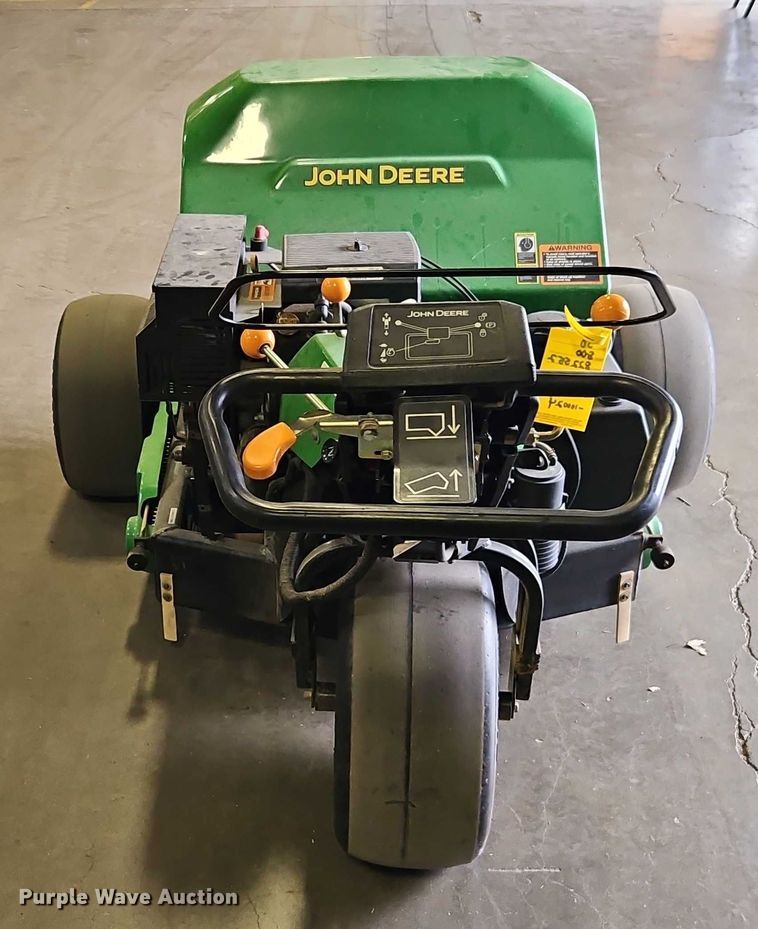 image for item EO4536 2014 John Deere Aercore 800 aerator