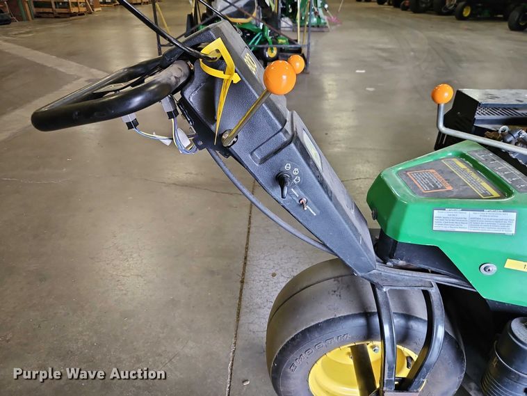 image for item EO4536 2014 John Deere Aercore 800 aerator