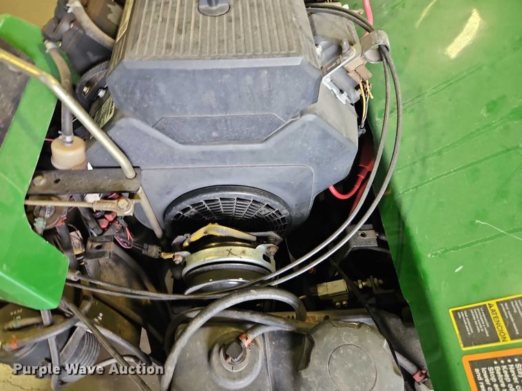 image for item EO4536 2014 John Deere Aercore 800 aerator