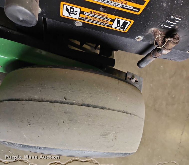 image for item EO4536 2014 John Deere Aercore 800 aerator