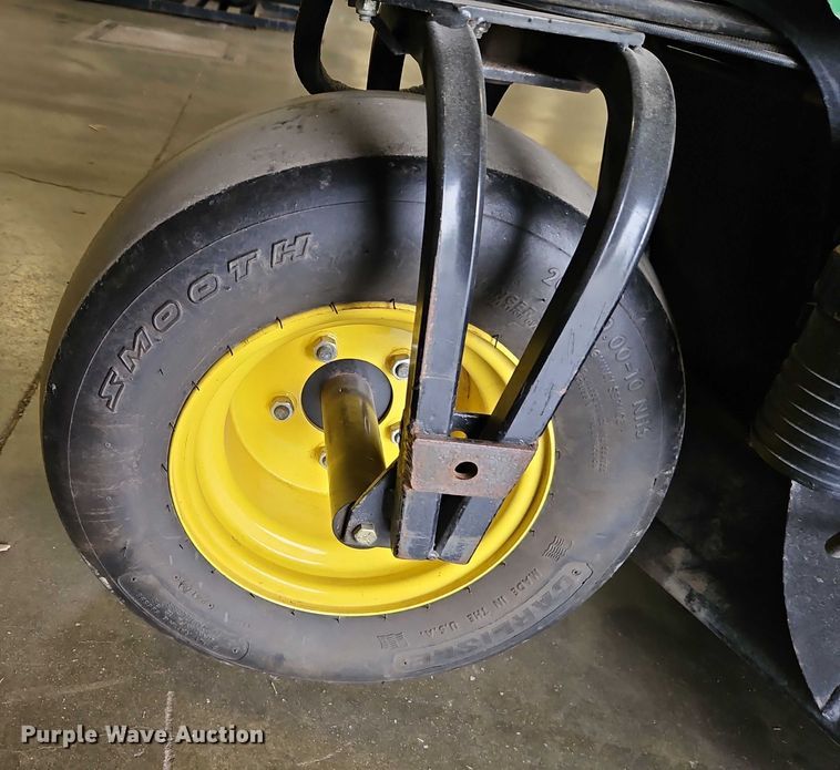 image for item EO4536 2014 John Deere Aercore 800 aerator