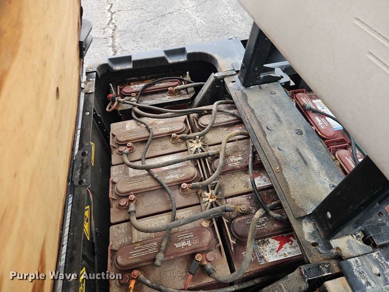 image for item EO4546 Cushman Hauler Pro golf cart