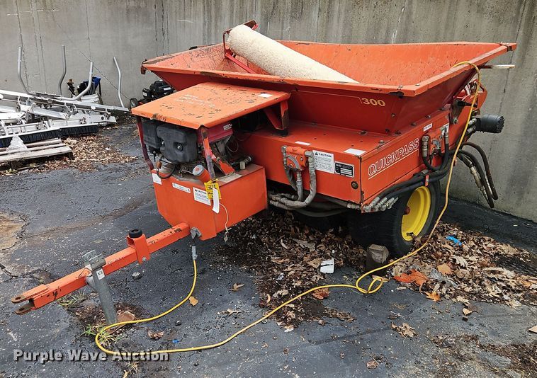 image for item EO4551 Ty-Crop Quick Pass top dresser spreader