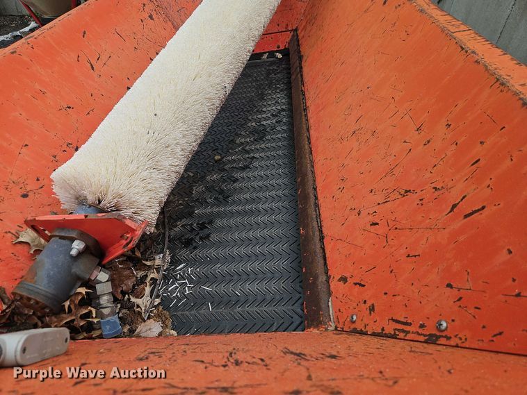 image for item EO4551 Ty-Crop Quick Pass top dresser spreader