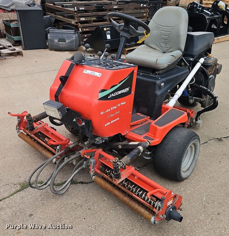 image for item EO4552 Jacobsen Greens King IV Plus greens mower