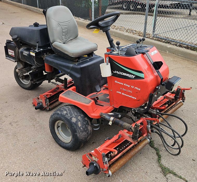 image for item EO4552 Jacobsen Greens King IV Plus greens mower