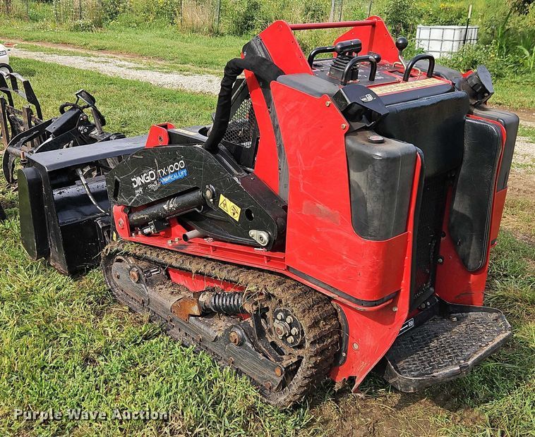 image for item EO4554 2020 Toro TX 1000 Narrow Track compact utility loader