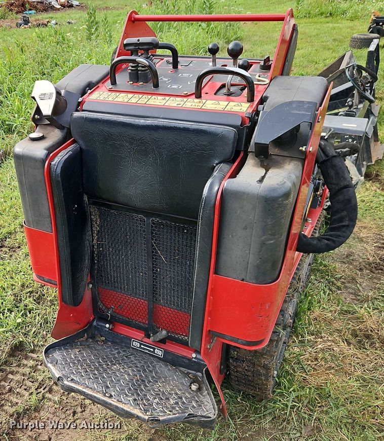 image for item EO4554 2020 Toro TX 1000 Narrow Track compact utility loader