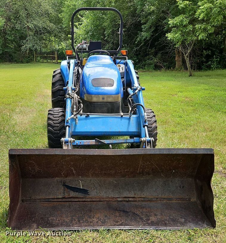 image for item EO4556 2002 New Holland TC35D MFWD tractor