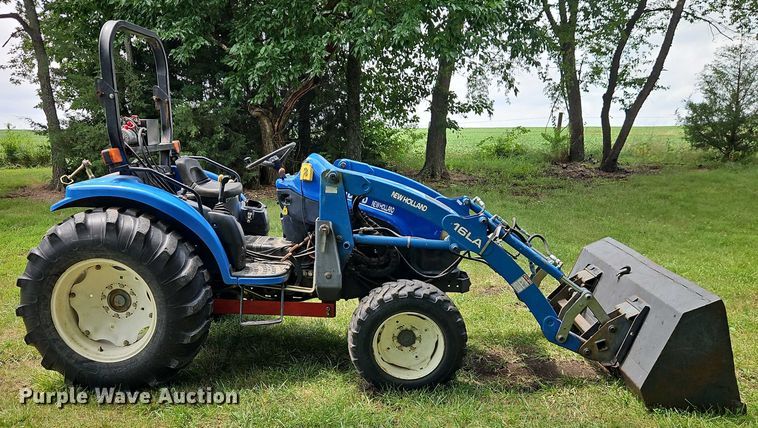 image for item EO4556 2002 New Holland TC35D MFWD tractor