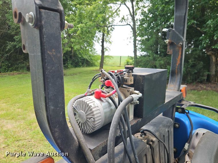 image for item EO4556 2002 New Holland TC35D MFWD tractor