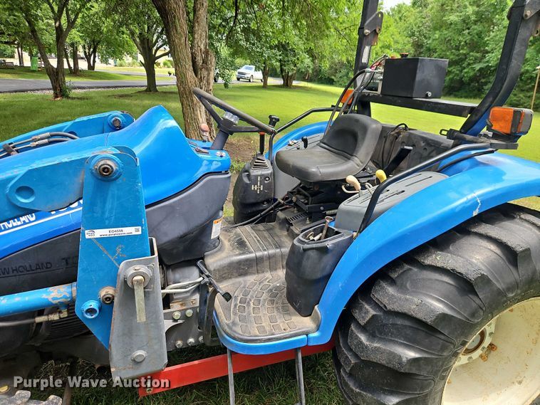 image for item EO4556 2002 New Holland TC35D MFWD tractor