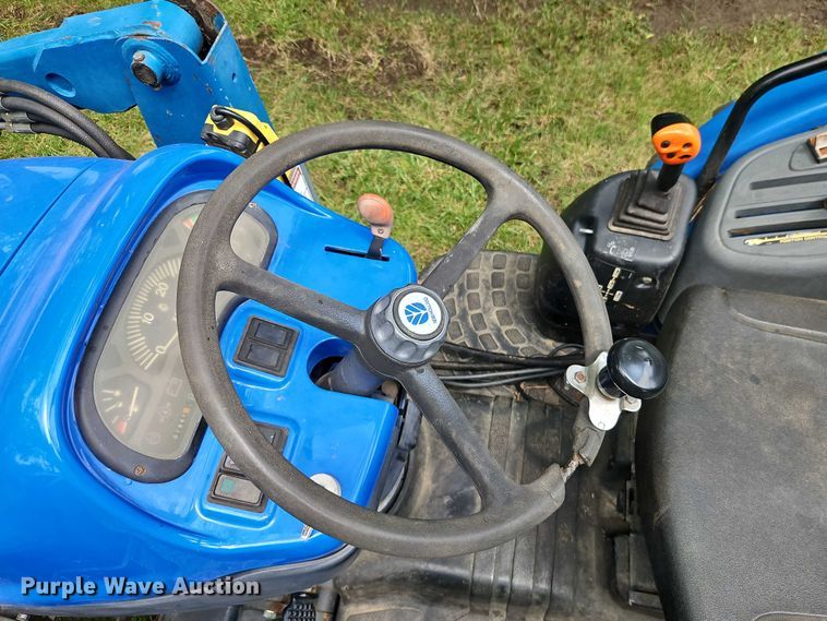 image for item EO4556 2002 New Holland TC35D MFWD tractor
