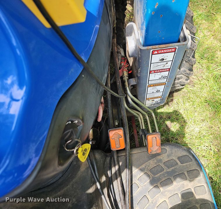 image for item EO4556 2002 New Holland TC35D MFWD tractor