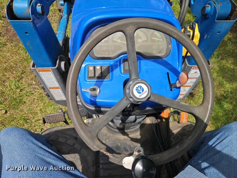 image for item EO4556 2002 New Holland TC35D MFWD tractor