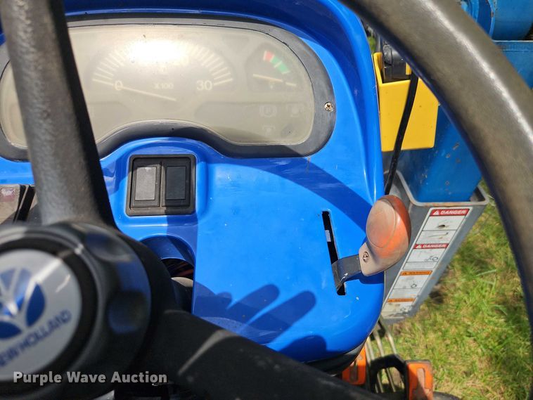 image for item EO4556 2002 New Holland TC35D MFWD tractor